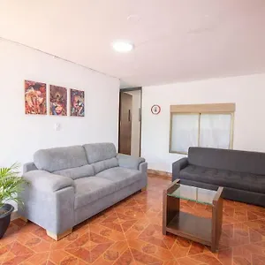¡casa Con Parqueadero! Hogarena Y Vacacional Сasa de vacaciones Medellín